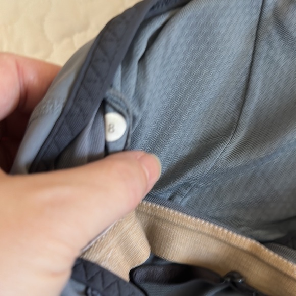 Lululemon tank. - Picture 6 of 7